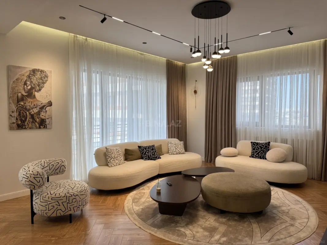 Kirayə verilir 3 otaqlı mənzil 160 m²