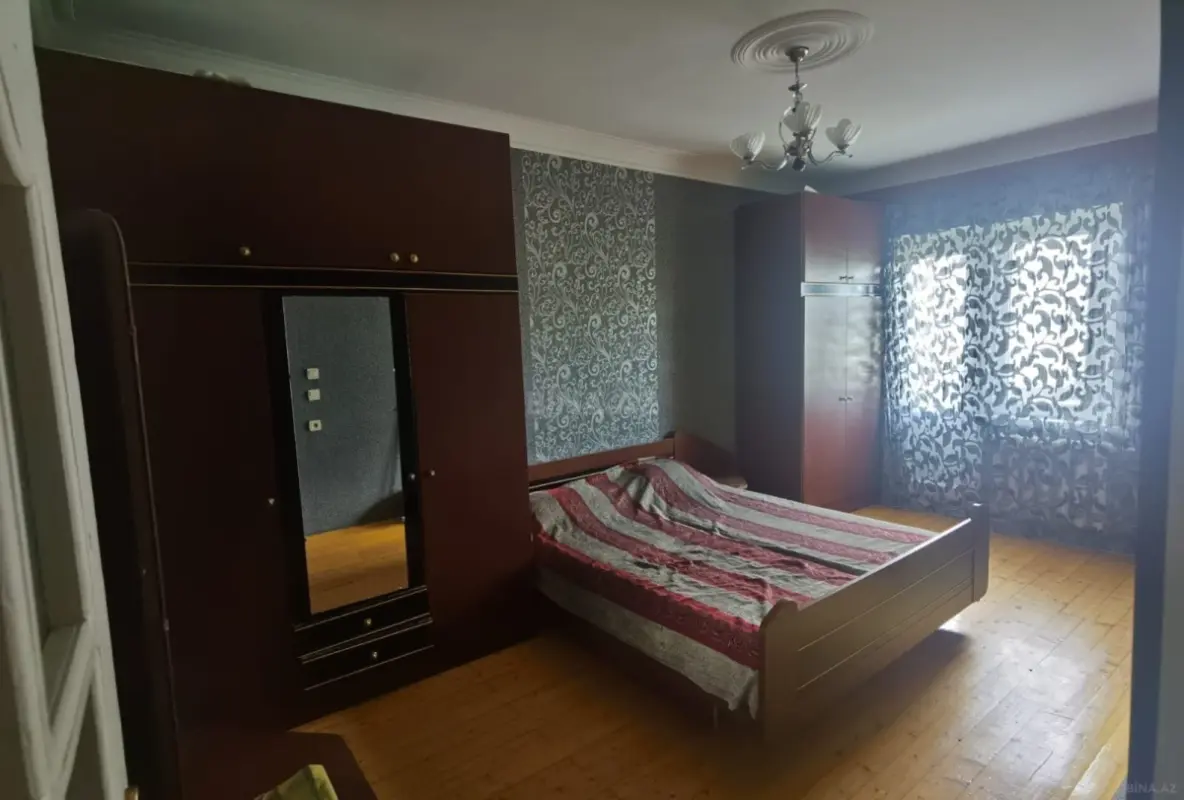 Satılır 4 otaqlı mənzil 105 m²