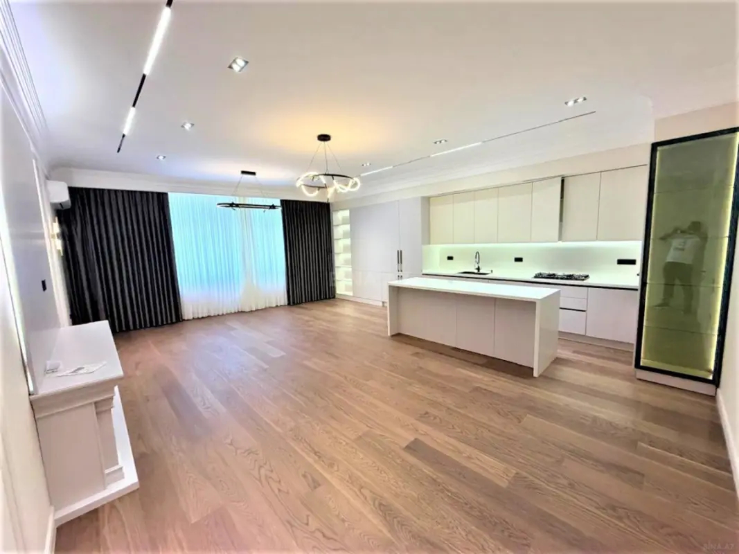 Kirayə verilir 4 otaqlı mənzil 190 m²