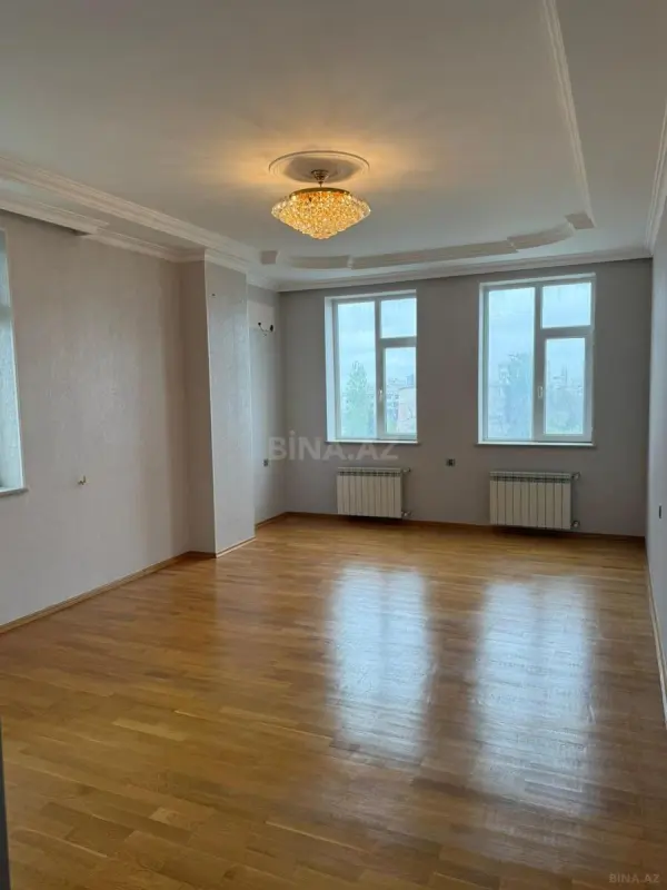 Satılır 3 otaqlı mənzil 125 m²