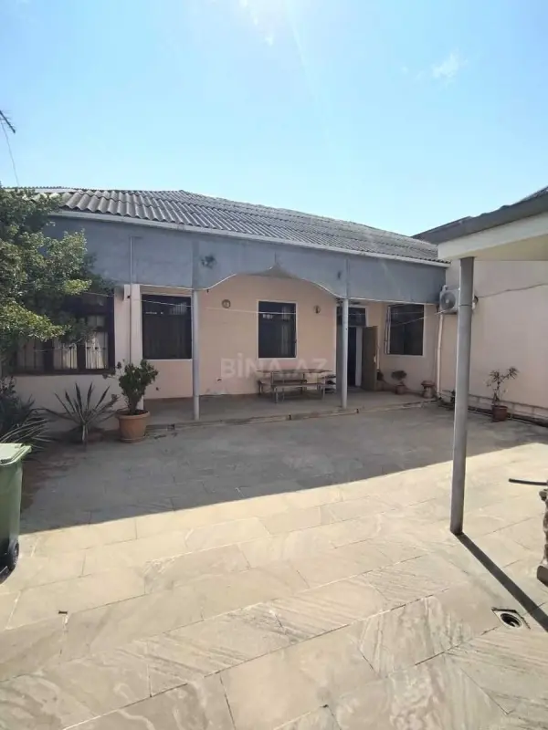 Satılır 5 otaqlı həyət evi 200 m²