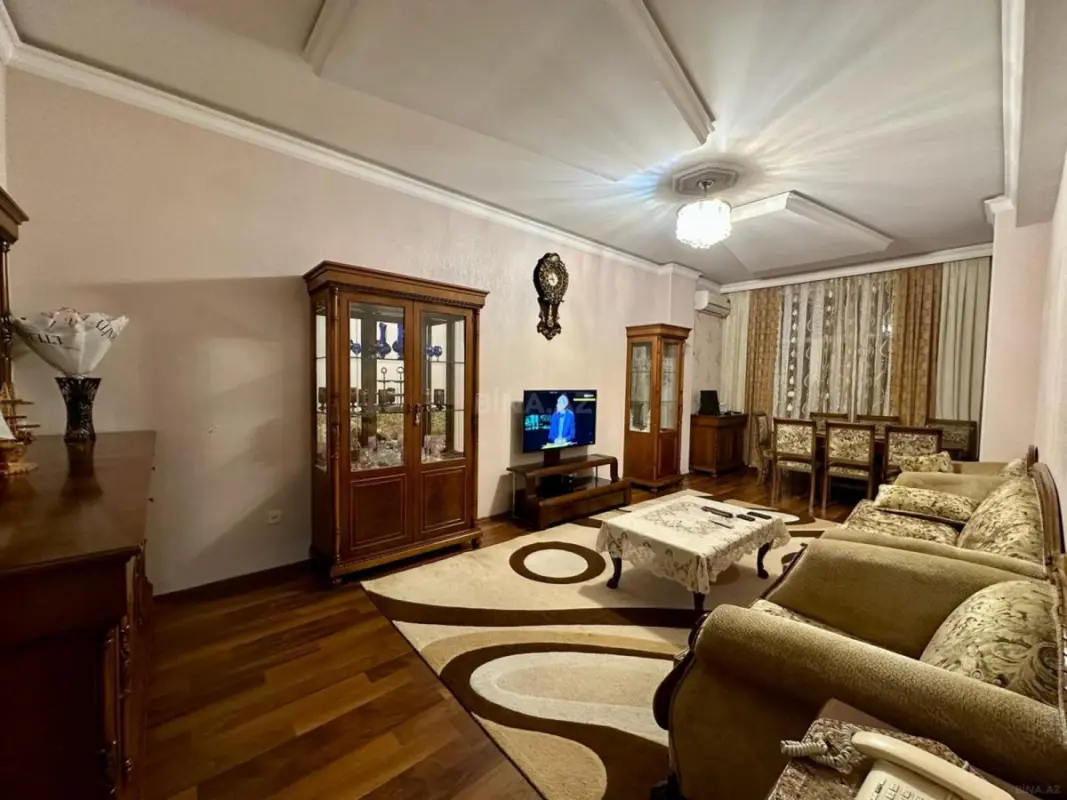 Satılır 3 otaqlı mənzil 119 m²