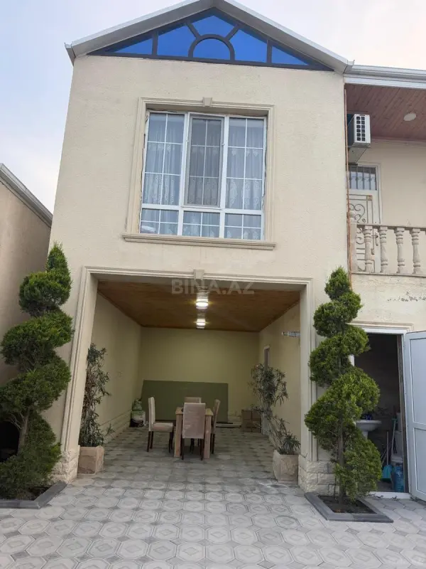 Satılır 6 otaqlı həyət evi 247 m²