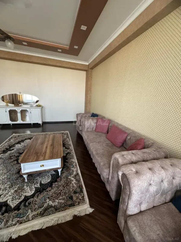 Kirayə verilir 3 otaqlı mənzil 153 m²
