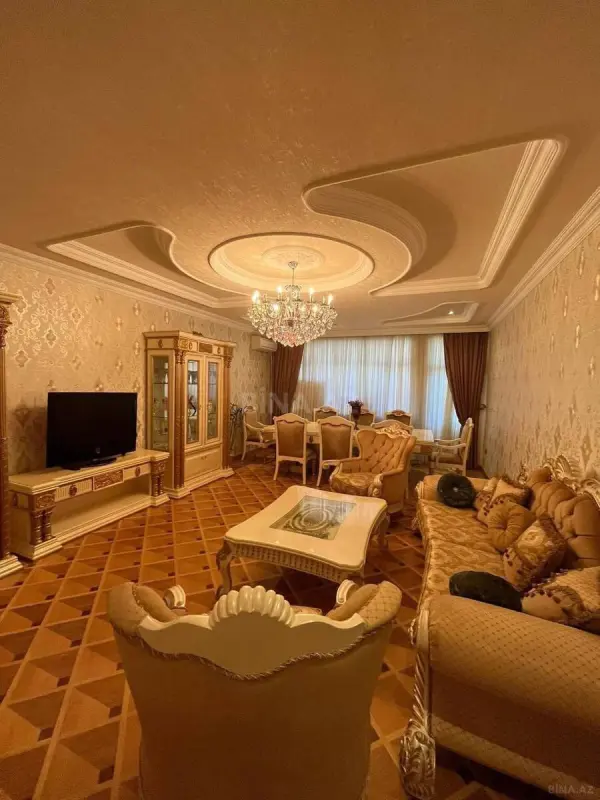 Satılır 4 otaqlı mənzil 200 m²