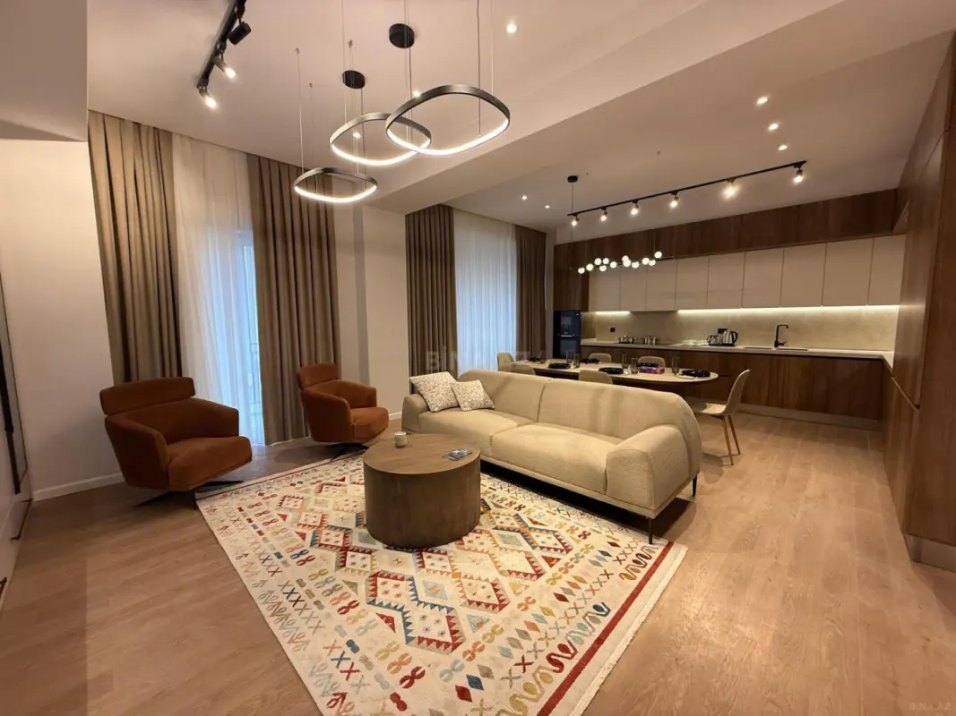 Kirayə verilir 3 otaqlı mənzil 150 m²