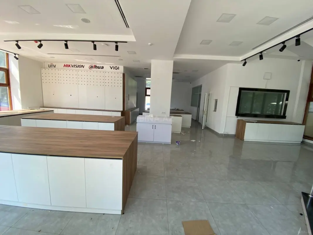 Kirayə verilir obyekt 1400 m²