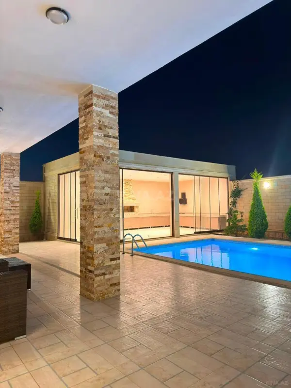 Satılır 5 otaqlı həyət evi 300 m²