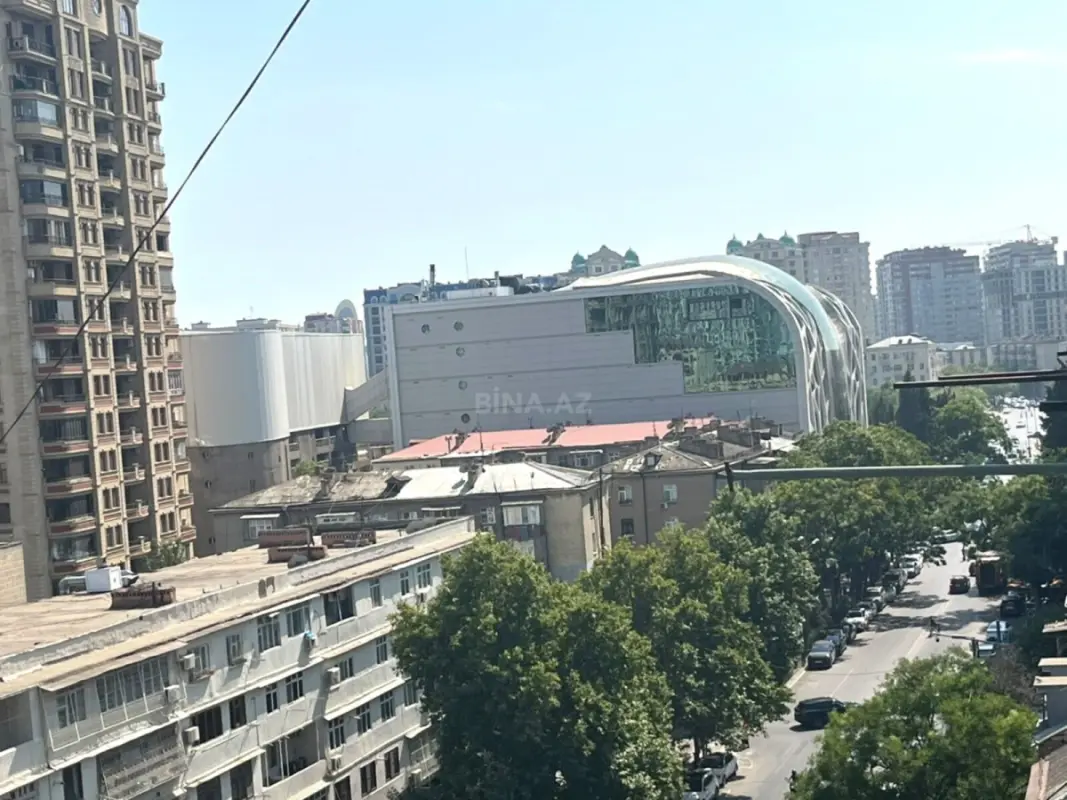 Satılır 4 otaqlı mənzil 115 m²