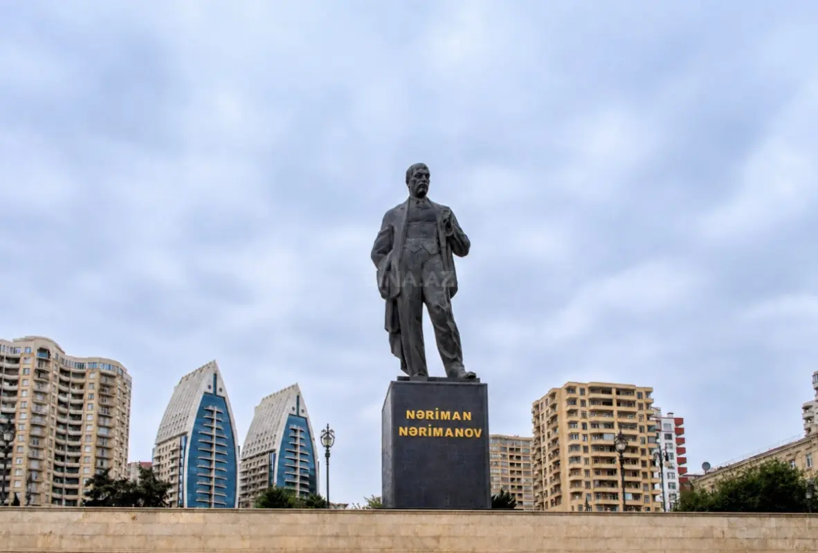Satılır 3 otaqlı mənzil 126 m²
