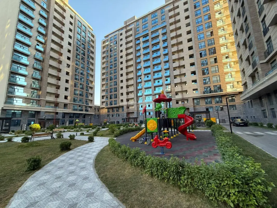 Kirayə verilir 3 otaqlı mənzil 120 m²