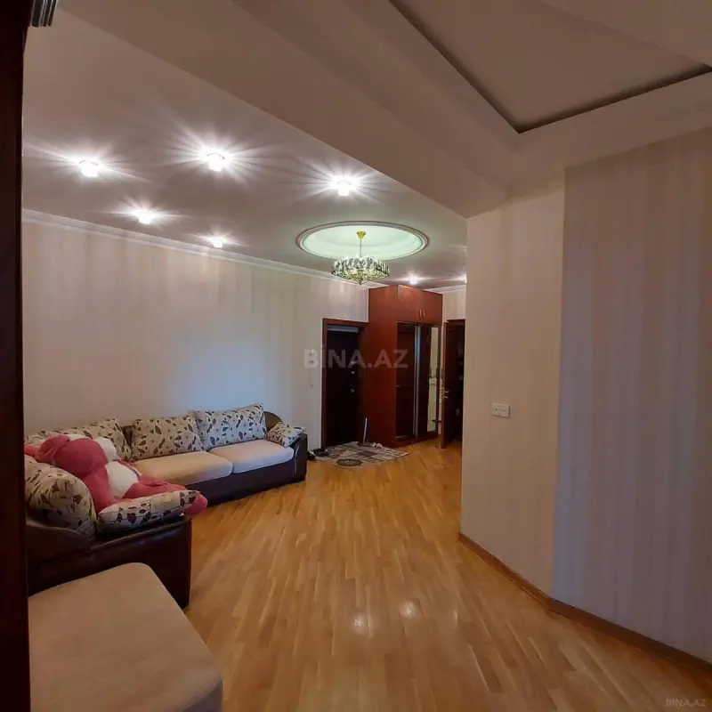 Kirayə verilir 3 otaqlı mənzil 150 m²