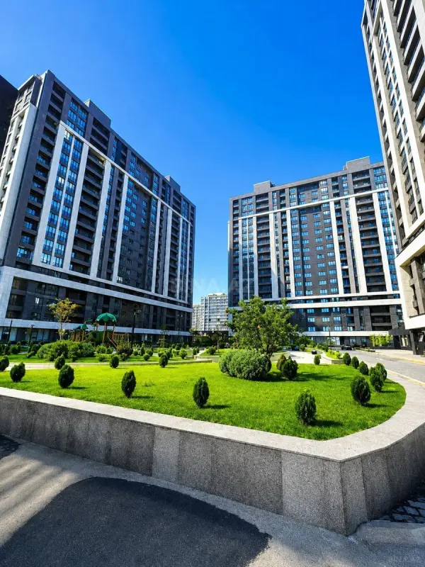 Satılır 3 otaqlı mənzil 128 m²