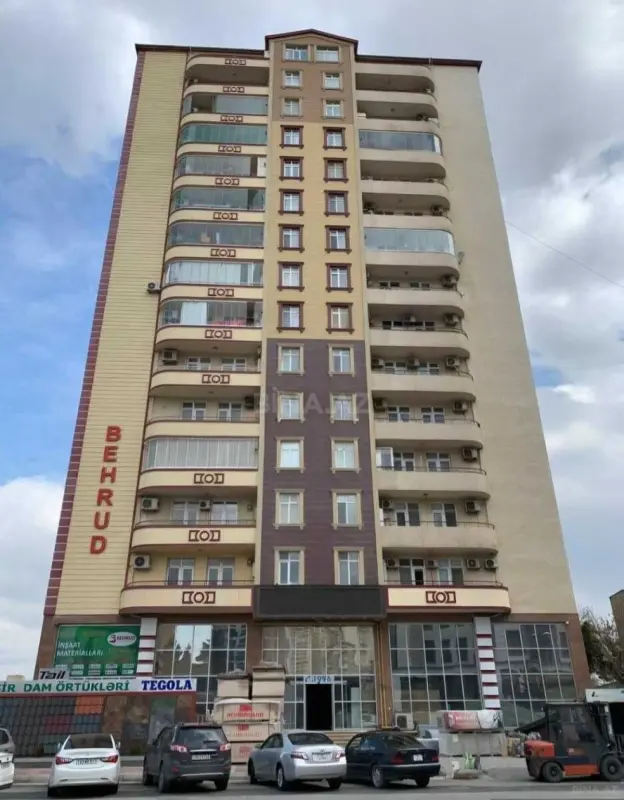 Satılır 3 otaqlı mənzil 150 m²