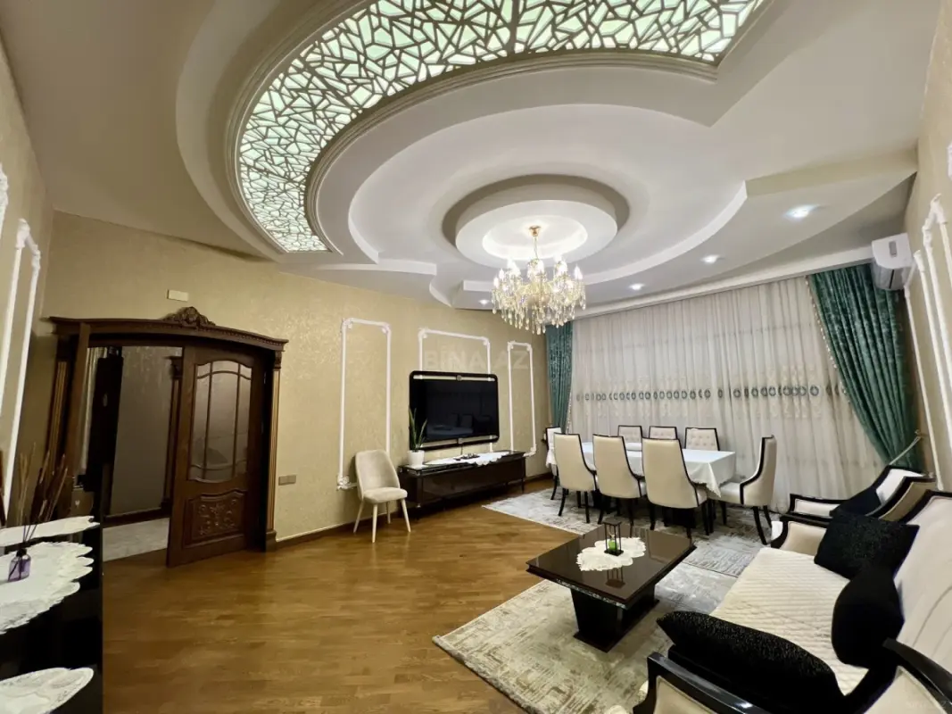 Satılır 6 otaqlı həyət evi 350 m²