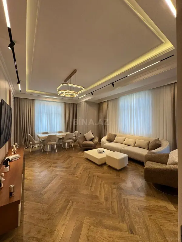 Satılır 4 otaqlı mənzil 166 m²