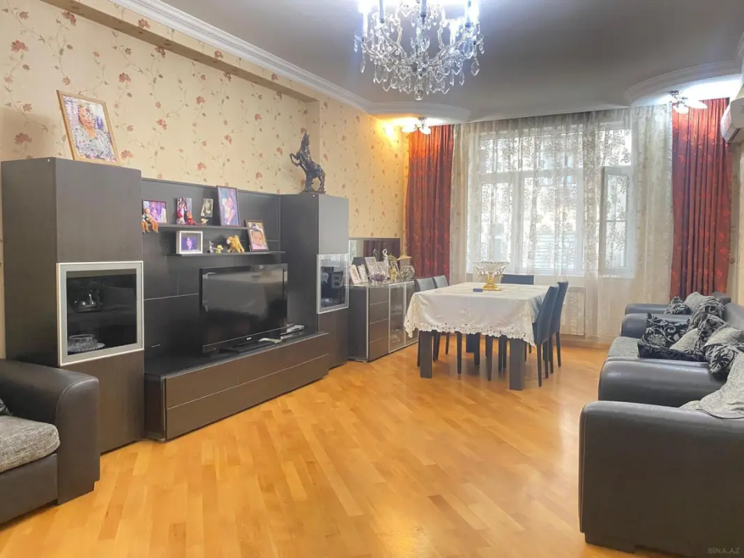Satılır 3 otaqlı mənzil 120 m²