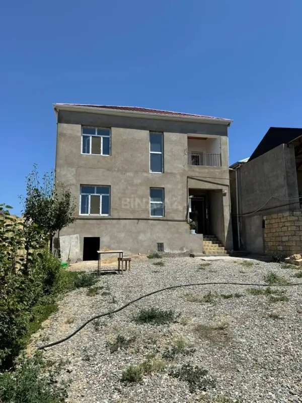 Satılır 4 otaqlı həyət evi 180 m²