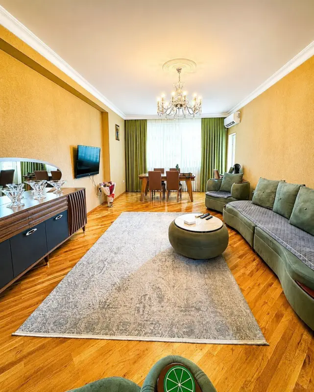 Satılır 3 otaqlı mənzil 105 m²