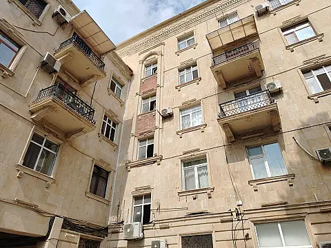 Satılır 3 otaqlı mənzil 80 m² — Bakı 3 otaq 80.00 m²