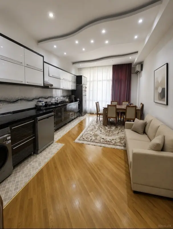 Satılır 3 otaqlı mənzil 140 m²