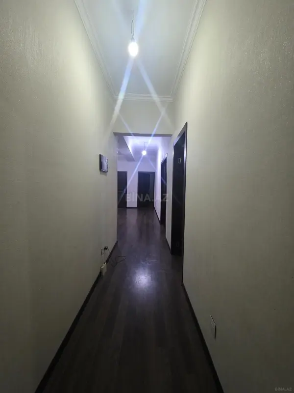 Satılır 5 otaqlı mənzil 157 m²