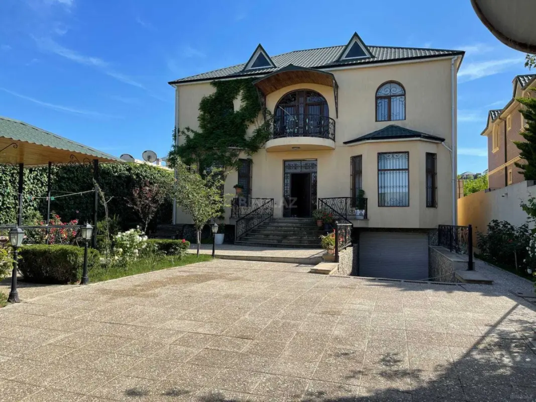 Kirayə verilir 6 otaqlı həyət evi 300 m²