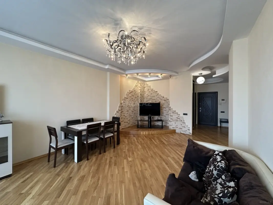 Satılır 3 otaqlı mənzil 150 m²
