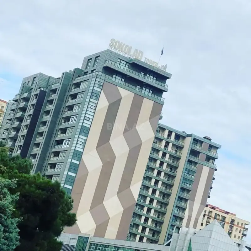 Satılır 4 otaqlı mənzil 185 m²