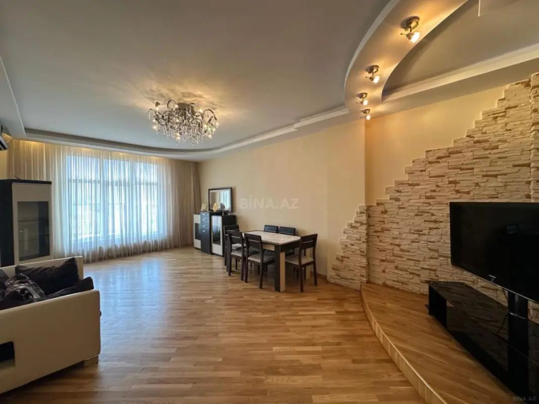 Satılır 3 otaqlı mənzil 150 m²