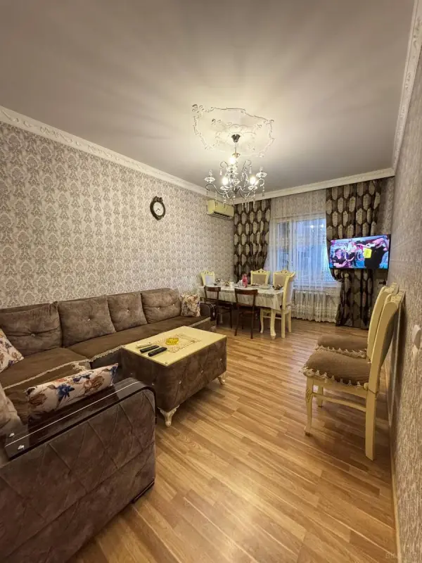 Satılır 4 otaqlı mənzil 110 m²