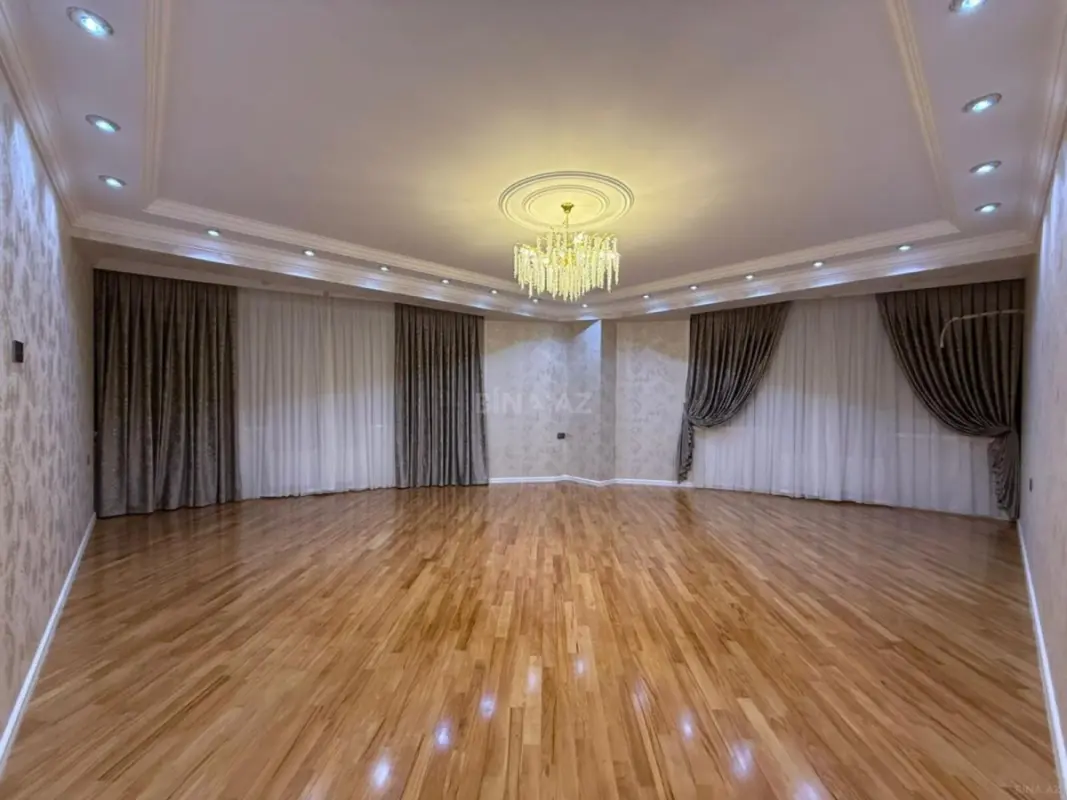 Satılır 3 otaqlı mənzil 142 m²