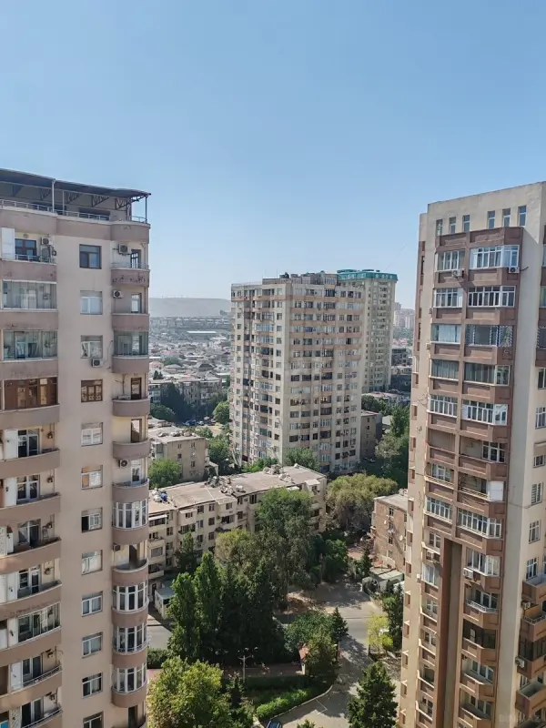 Satılır 2 otaqlı mənzil 112 m²