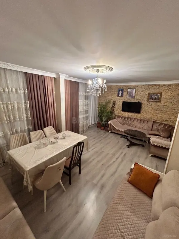 Satılır 5 otaqlı mənzil 120 m²