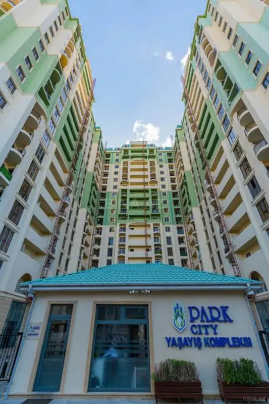Satılır 3 otaqlı mənzil 145 m²
