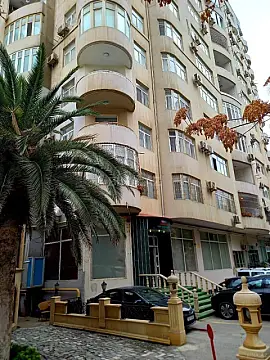 Kirayə verilir obyekt 300 m² — Bakı 300.00 m²