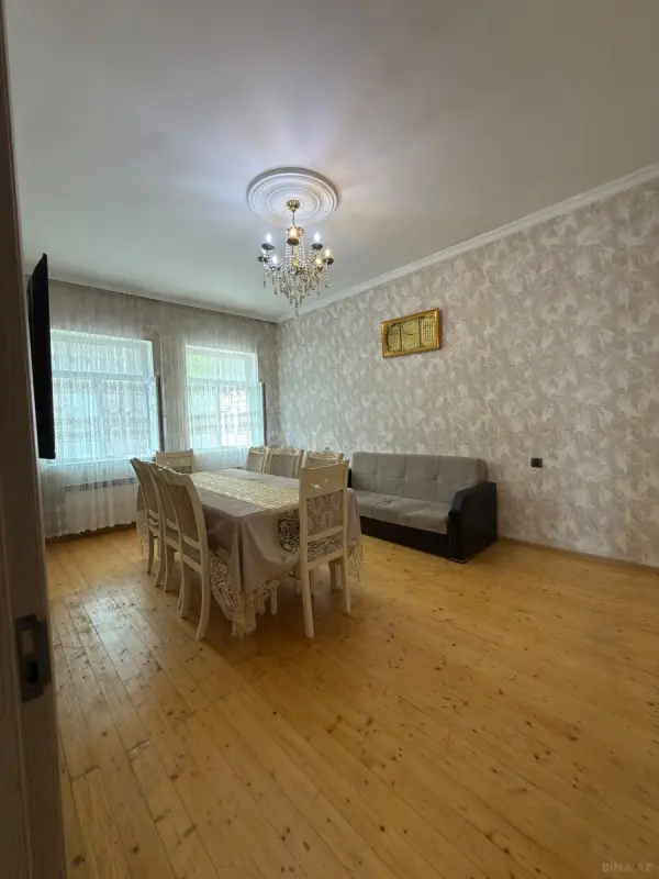 Satılır 6 otaqlı həyət evi 300 m²
