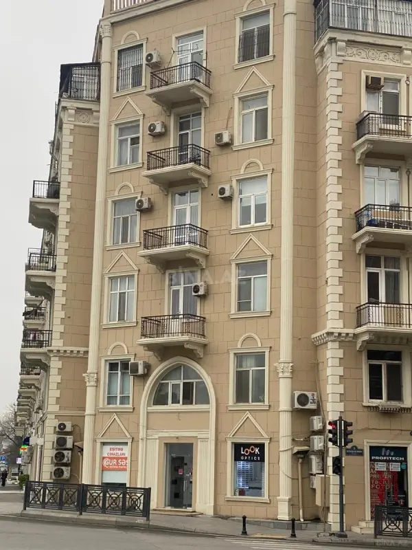 Satılır 1 otaqlı mənzil 40 m²