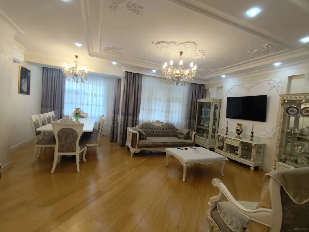 Satılır 4 otaqlı mənzil 152 m²