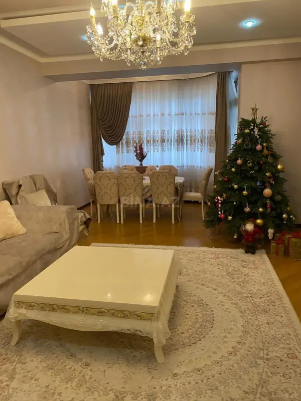 Satılır 2 otaqlı mənzil 112 m²
