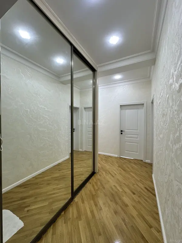 Satılır 3 otaqlı mənzil 102.5 m²