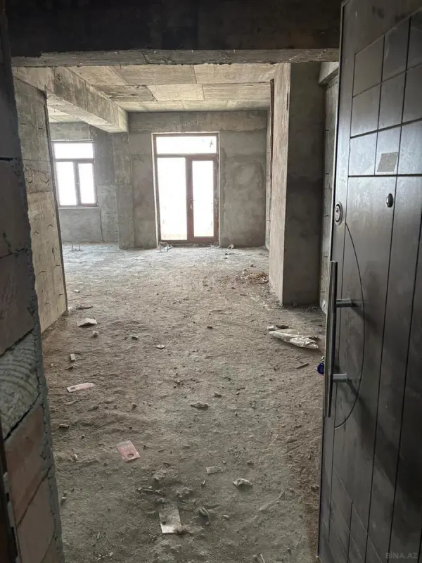 Satılır 4 otaqlı mənzil 162 m²