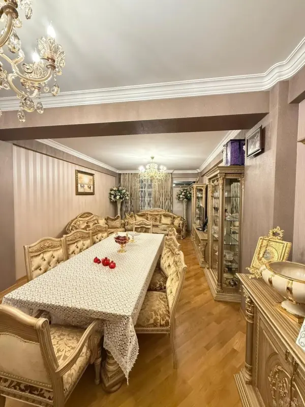 Satılır 3 otaqlı mənzil 150 m²