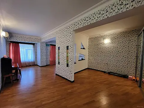 Satılır 3 otaqlı mənzil 157 m² — Bakı 3 otaq 157.00 m²