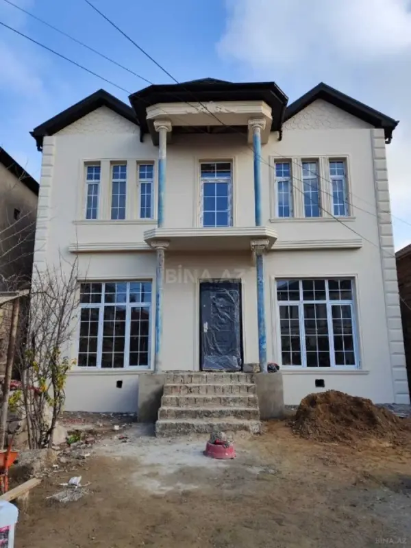 Satılır 7 otaqlı həyət evi 240 m²
