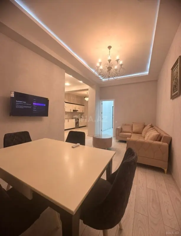 Kirayə verilir 2 otaqlı mənzil 80 m²