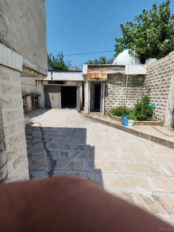 Satılır 8 otaqlı həyət evi 210 m²