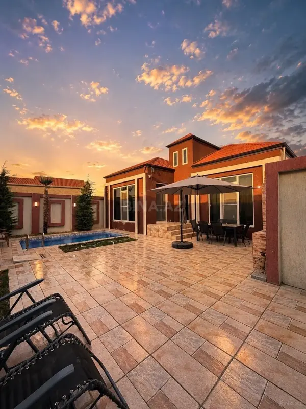 Satılır 4 otaqlı həyət evi 140 m²