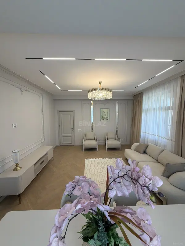 Satılır 3 otaqlı mənzil 112 m²