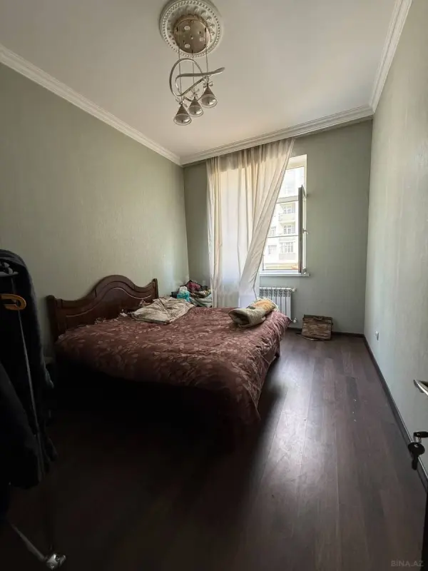 Satılır 4 otaqlı mənzil 105 m²